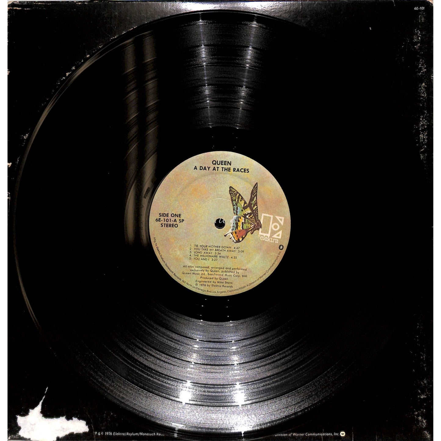Queen - A Day at the Races Vinyl Record 6E-101