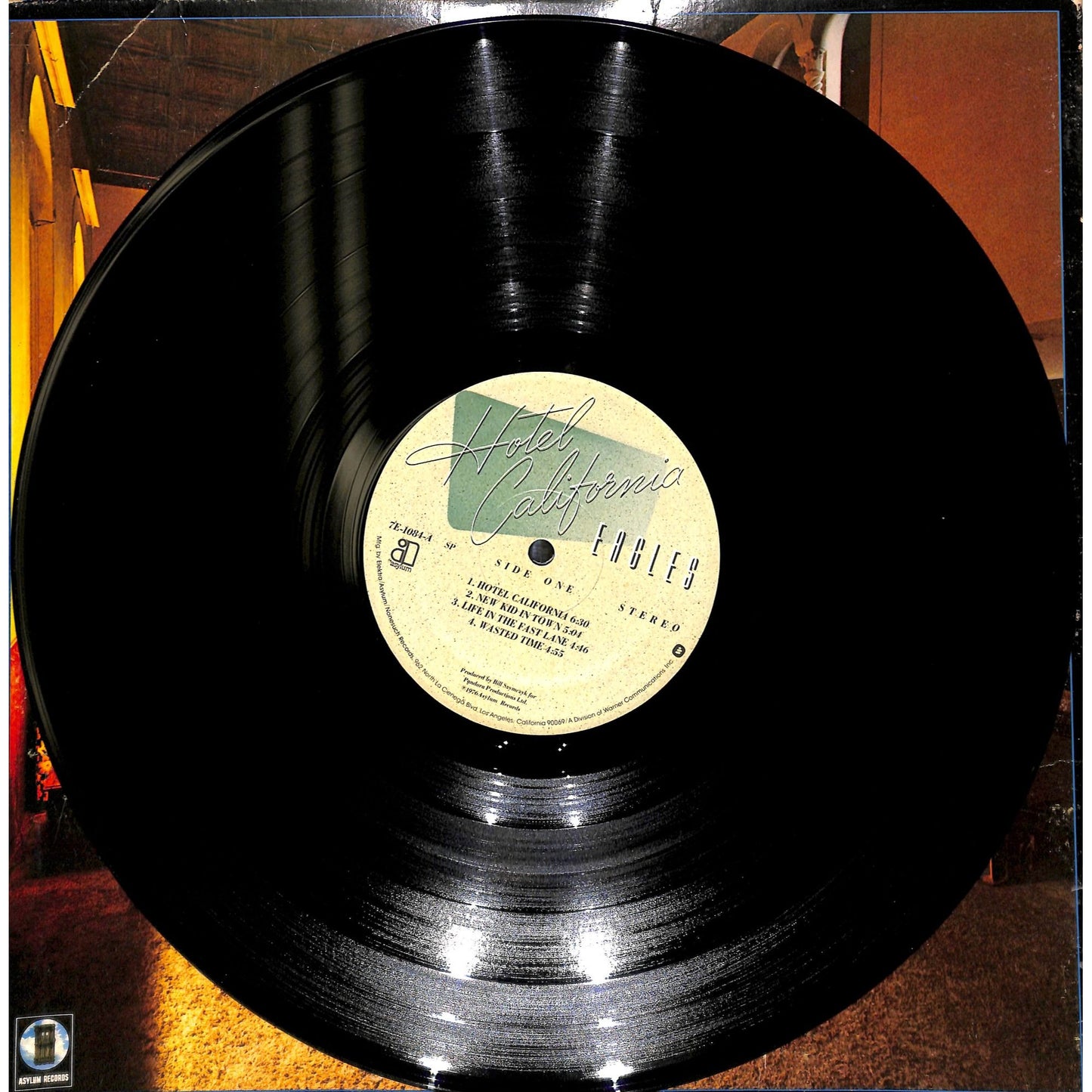 Eagles - Hotel California Vinyl Record 7E-1084