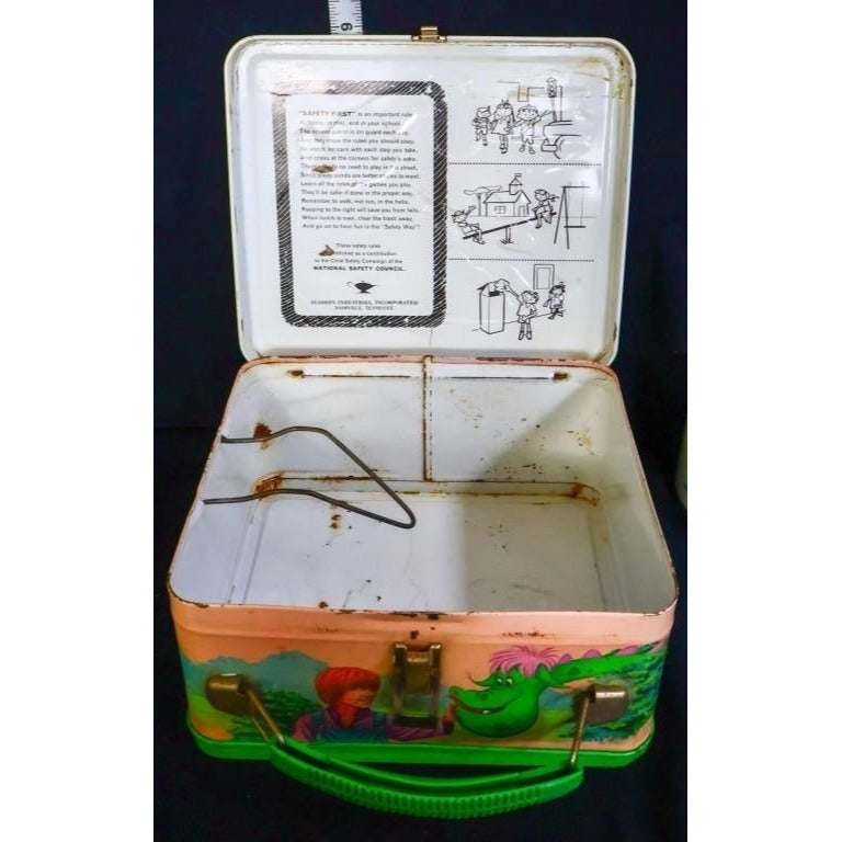 Vintage metal Pete's Dragon lunchbox w/ thermos