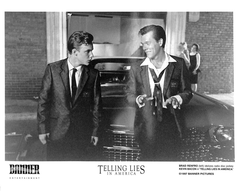 Telling lies in America (1997) Movie Still 8x10