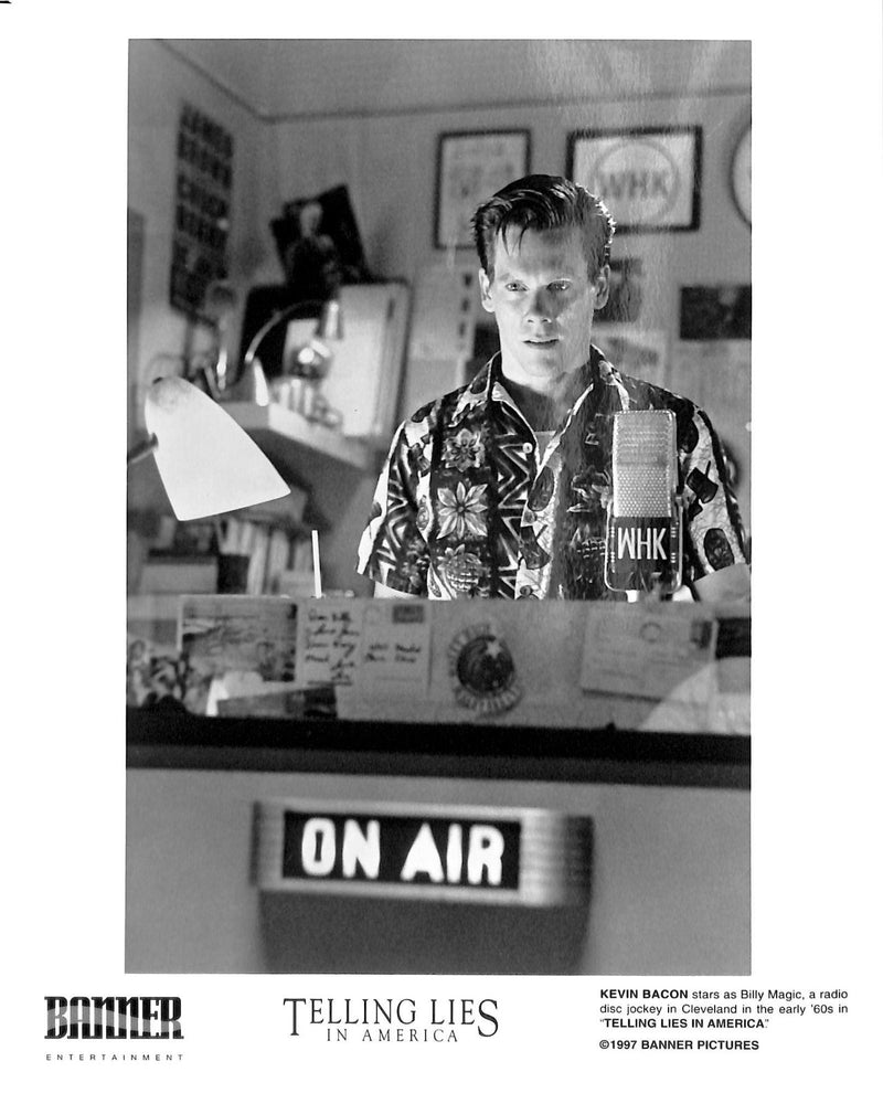Telling lies in America (1997) Movie Still 8x10