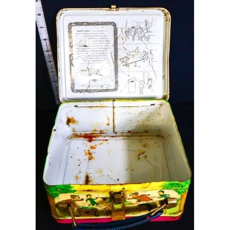 Vintage Metal Yogi Bear Lunchbox