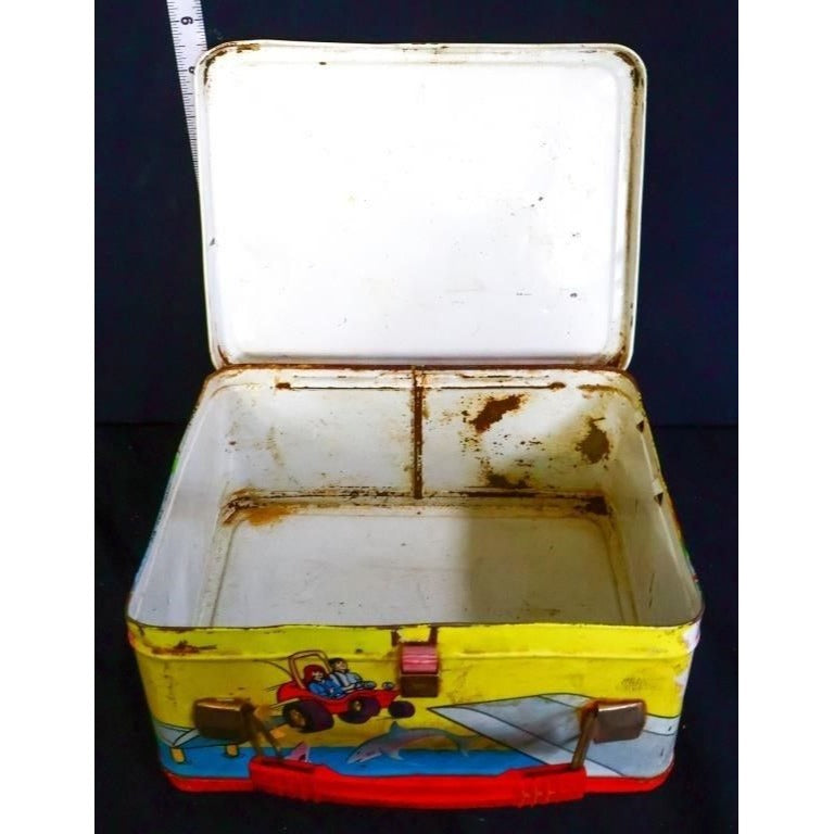 Vintage metal Speed Buggy lunchbox